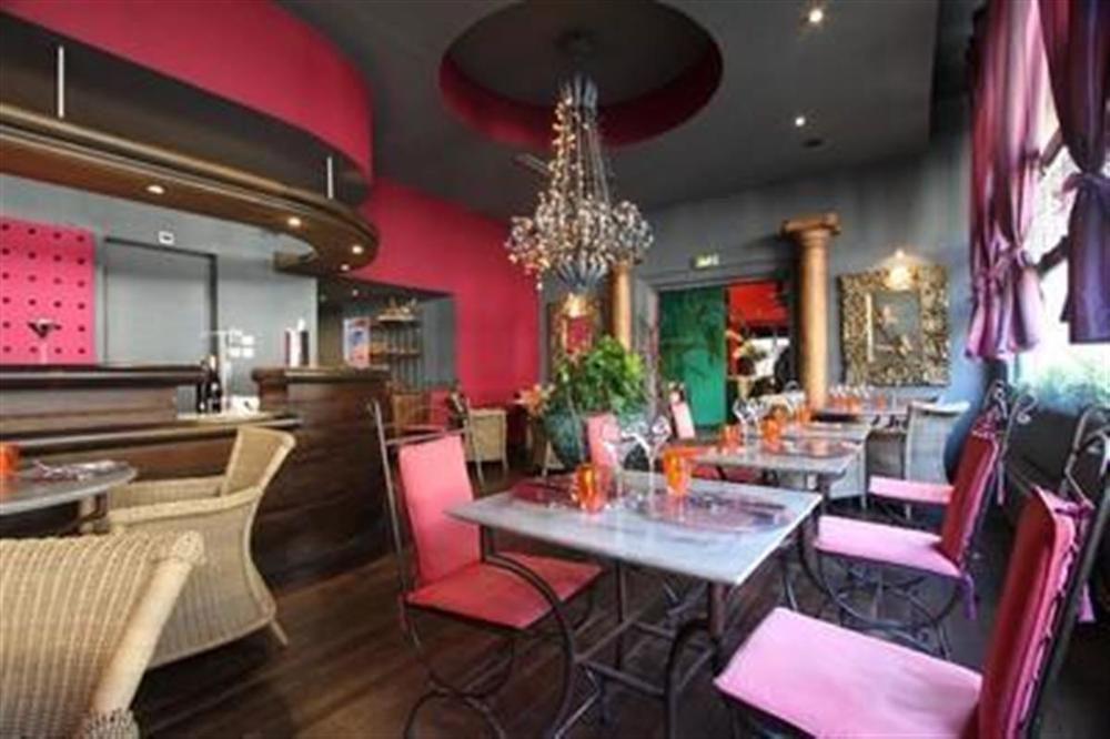 Logis Hotels Le Saint Georges วอนดูม ภายนอก รูปภาพ