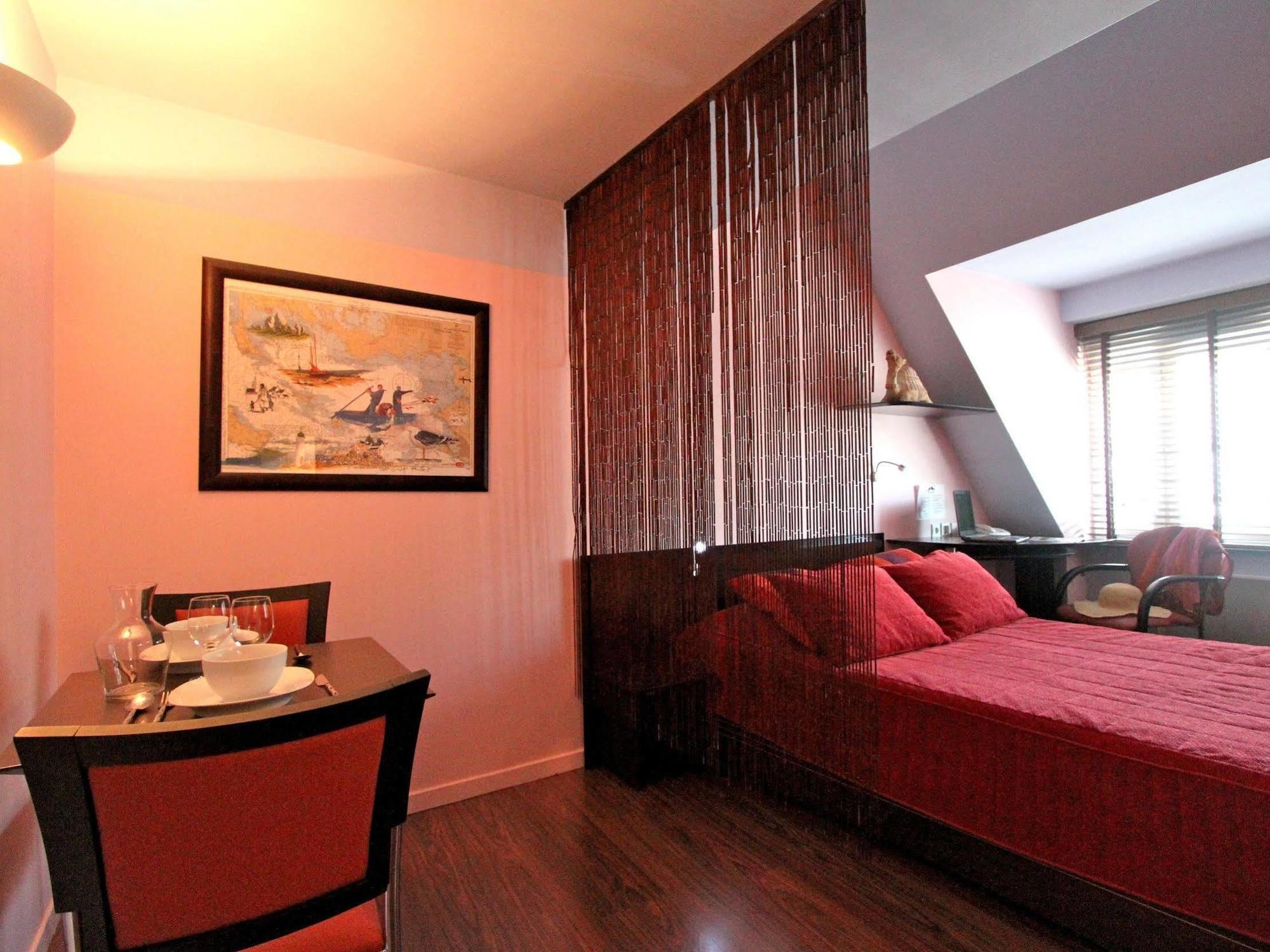 Logis Hotels Le Saint Georges วอนดูม ภายนอก รูปภาพ