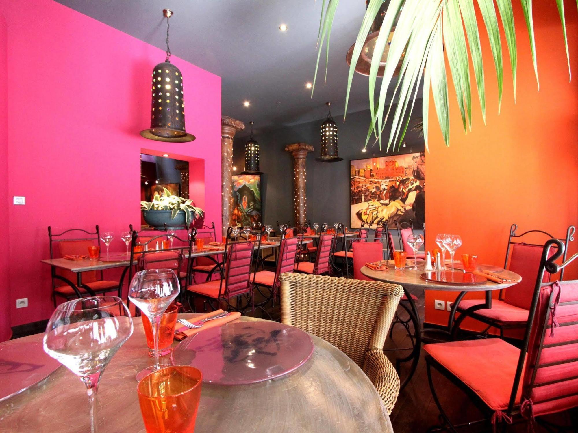 Logis Hotels Le Saint Georges วอนดูม ภายนอก รูปภาพ